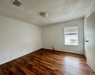 5437 New Castleton Lane - Photo Thumbnail 7