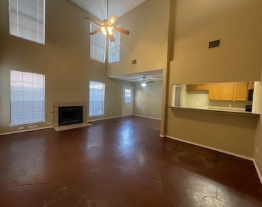1226 W Hudgins Street - Photo Thumbnail 3
