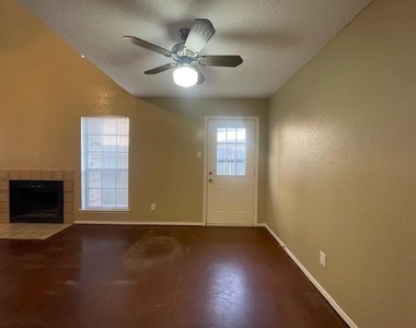 1226 W Hudgins Street - Photo Thumbnail 9