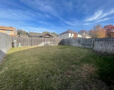 1226 W Hudgins Street - Photo Thumbnail 20