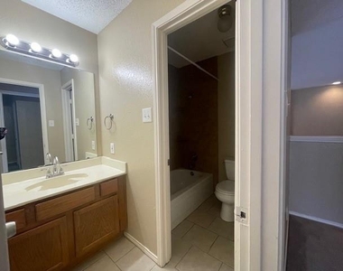 1226 W Hudgins Street - Photo Thumbnail 17