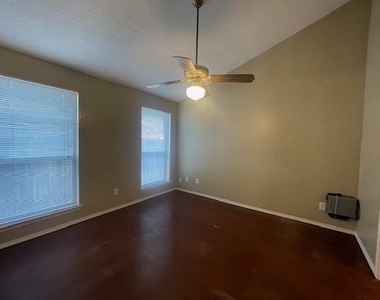 1226 W Hudgins Street - Photo Thumbnail 10
