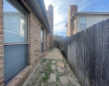 1226 W Hudgins Street - Photo Thumbnail 22