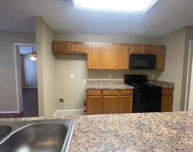 1226 W Hudgins Street - Photo Thumbnail 8