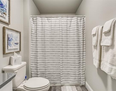 901 Juno Lane - Photo Thumbnail 33