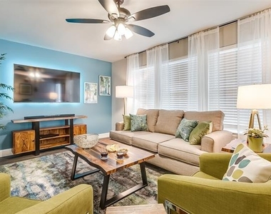 901 Juno Lane - Photo Thumbnail 16