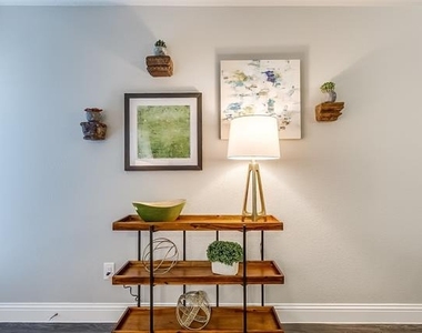 901 Juno Lane - Photo Thumbnail 24