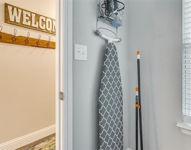901 Juno Lane - Photo Thumbnail 3