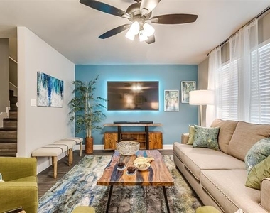 901 Juno Lane - Photo Thumbnail 18