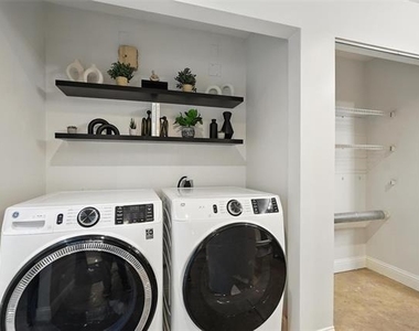 1122 Jackson Street - Photo Thumbnail 13