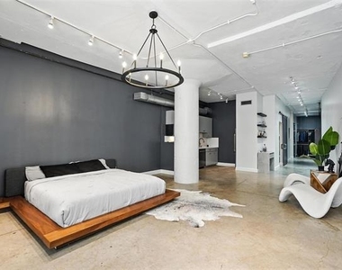 1122 Jackson Street - Photo Thumbnail 2