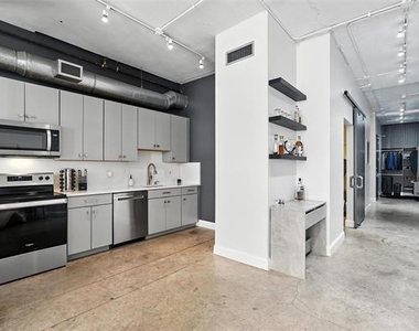 1122 Jackson Street - Photo Thumbnail 4