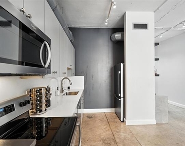 1122 Jackson Street - Photo Thumbnail 6