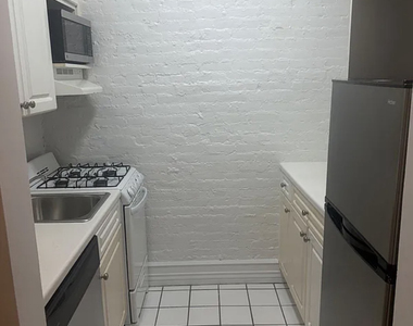338 East 83rd Street - Photo Thumbnail 4