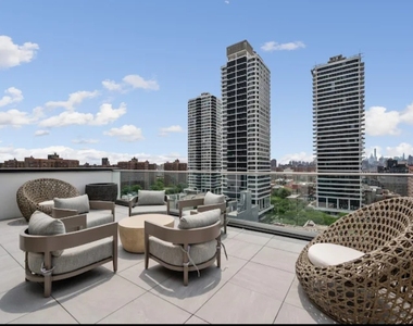 215 East 124th Street - Photo Thumbnail 6