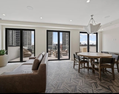 215 East 124th Street - Photo Thumbnail 5