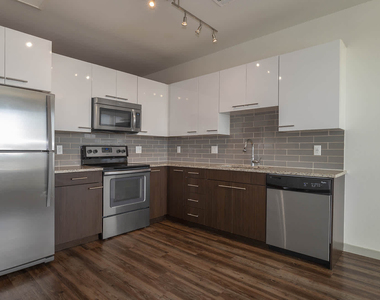 6750 E Chenango Ave - Photo Thumbnail 4