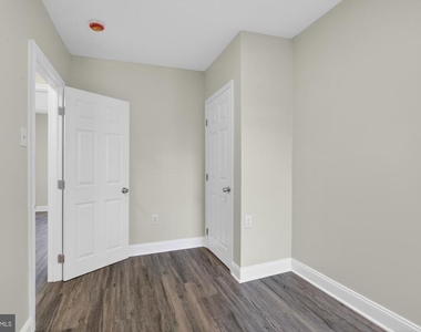 1729 N Bambrey Street - Photo Thumbnail 11