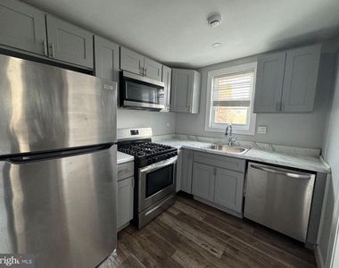 610 E 9th Street - Photo Thumbnail 1