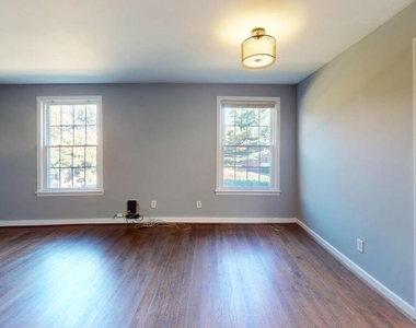 2203 Washington Ave - Photo Thumbnail 2