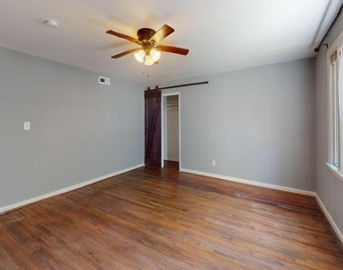 2203 Washington Ave - Photo Thumbnail 10