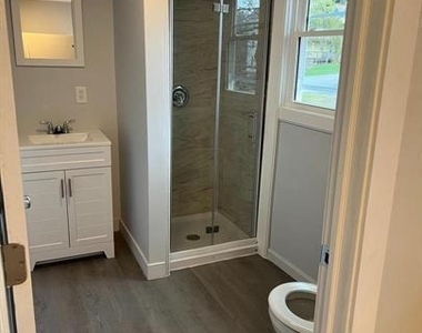 604 E Oak Street - Photo Thumbnail 9