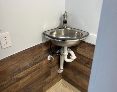 604 #4 E Oak Street - Photo Thumbnail 22