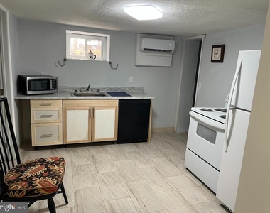 604 #4 E Oak Street - Photo Thumbnail 7