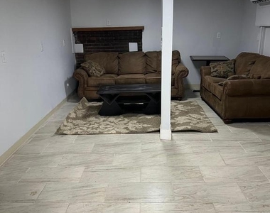 604 #4 E Oak Street - Photo Thumbnail 15
