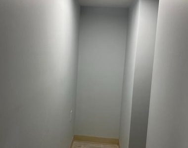 604 #4 E Oak Street - Photo Thumbnail 4