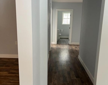 604 E Oak Street - Photo Thumbnail 4
