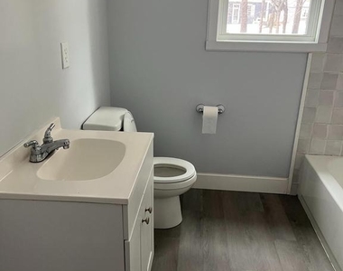 604 E Oak Street - Photo Thumbnail 16