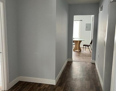 604 E Oak Street - Photo Thumbnail 11