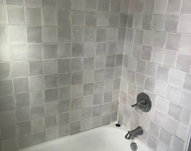 604 E Oak Street - Photo Thumbnail 15