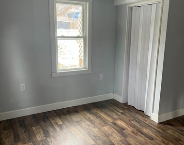 604 E Oak Street - Photo Thumbnail 17