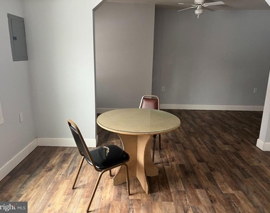 604 E Oak Street - Photo Thumbnail 5