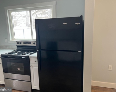 604 E Oak Street - Photo Thumbnail 12