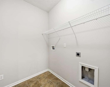 3834 Augustine Place - Photo Thumbnail 11