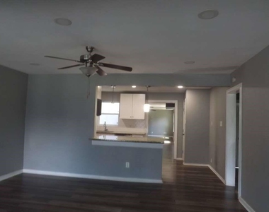 7619 Ilex Street - Photo Thumbnail 5