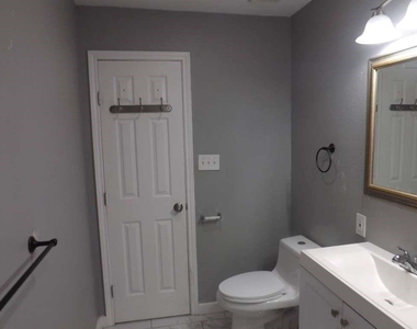 7619 Ilex Street - Photo Thumbnail 14