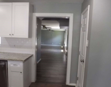 7619 Ilex Street - Photo Thumbnail 7