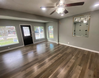 7619 Ilex Street - Photo Thumbnail 2