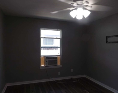 7619 Ilex Street - Photo Thumbnail 9