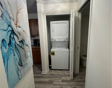 9069 Gervais Circle - Photo Thumbnail 7