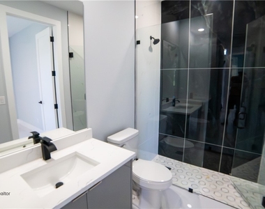 2401/2403 Matena Avenue S - Photo Thumbnail 10