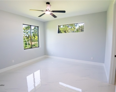 2401/2403 Matena Avenue S - Photo Thumbnail 4