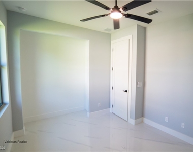 2401/2403 Matena Avenue S - Photo Thumbnail 12