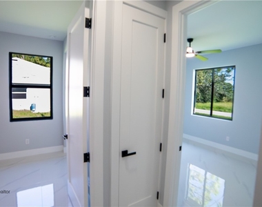 2401/2403 Matena Avenue S - Photo Thumbnail 13