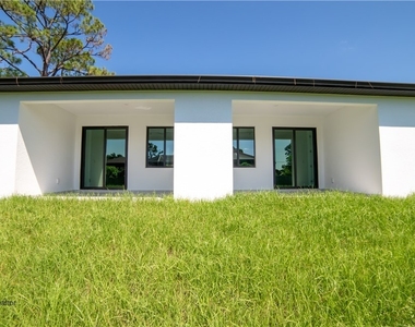 2401/2403 Matena Avenue S - Photo Thumbnail 2