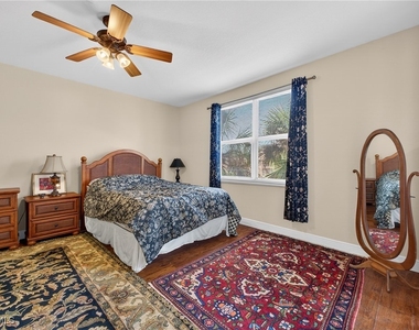 9601 Spanish Moss Way - Photo Thumbnail 10